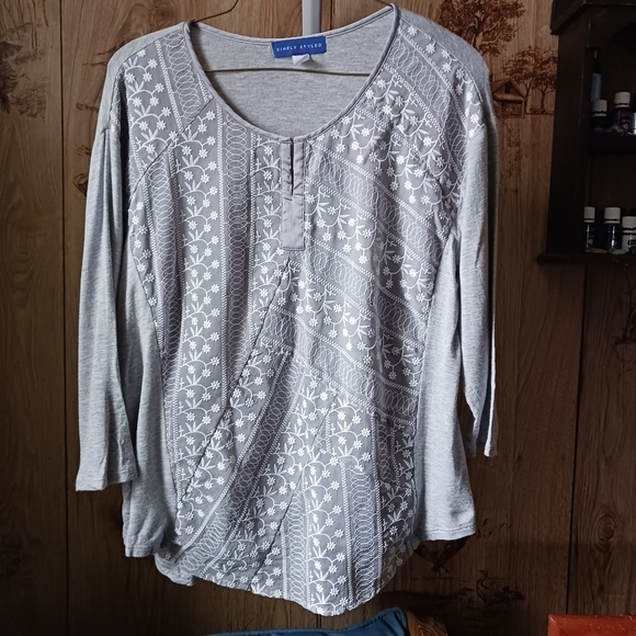 Simply Styled By Sears Floral Embroidered Mesh Overlay Top Size M… - Picture 1 of 6
